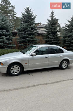 Седан BMW 5 Series 2001 в Дніпрі