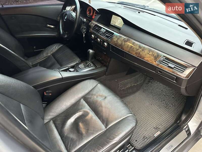 Седан BMW 5 Series 2005 в Славуті