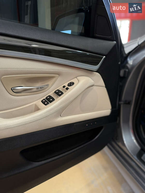 Седан BMW 5 Series 2012 в Запорожье