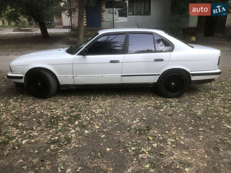 Седан BMW 5 Series 1990 в Зеленодольську