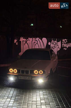 Седан BMW 5 Series 1991 в Одессе
