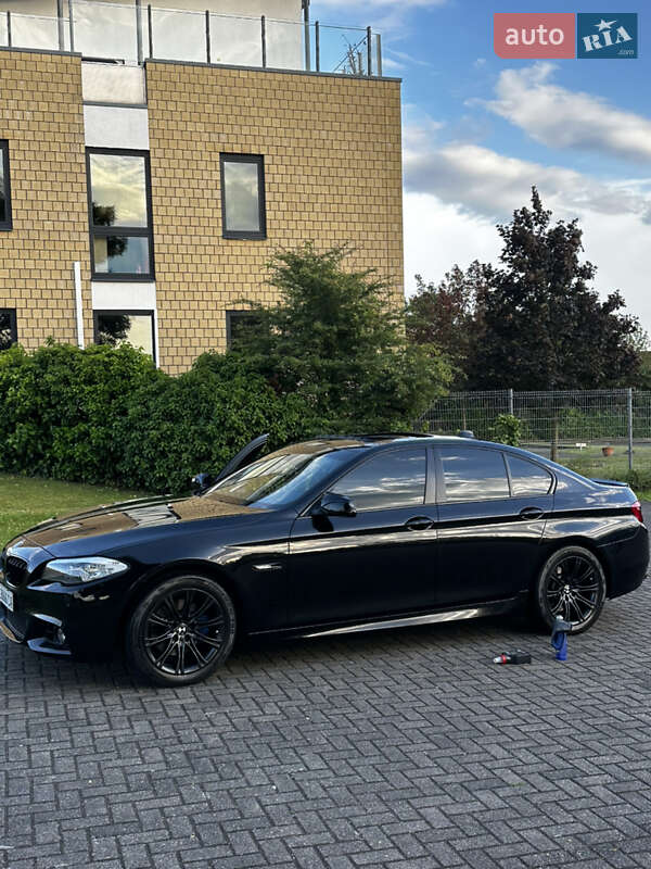 Седан BMW 5 Series 2012 в Черновцах