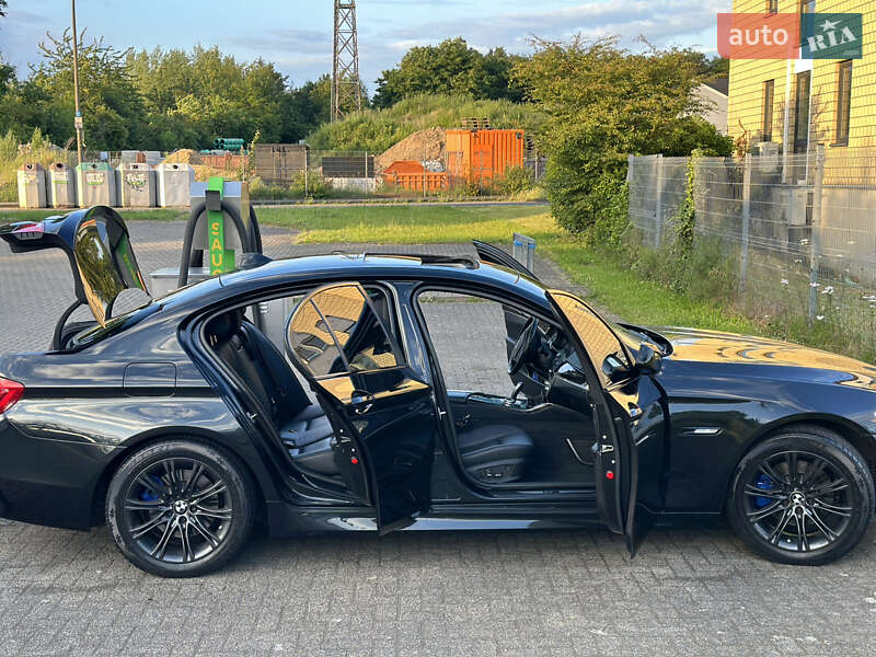 Седан BMW 5 Series 2012 в Черновцах