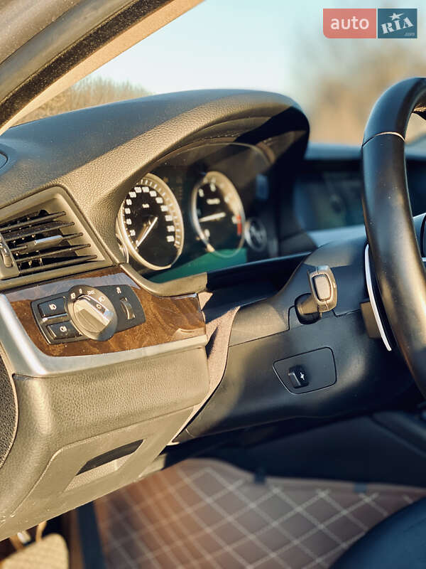 Седан BMW 5 Series 2010 в Кореці фото 16 Седан BMW 5 Series 2010 в Кореці