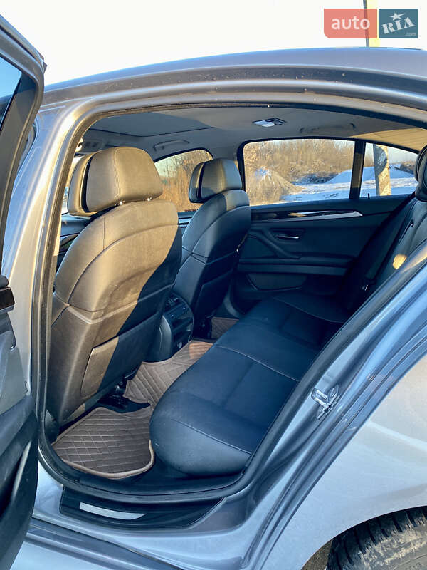 Седан BMW 5 Series 2010 в Кореці фото 25 Седан BMW 5 Series 2010 в Кореці