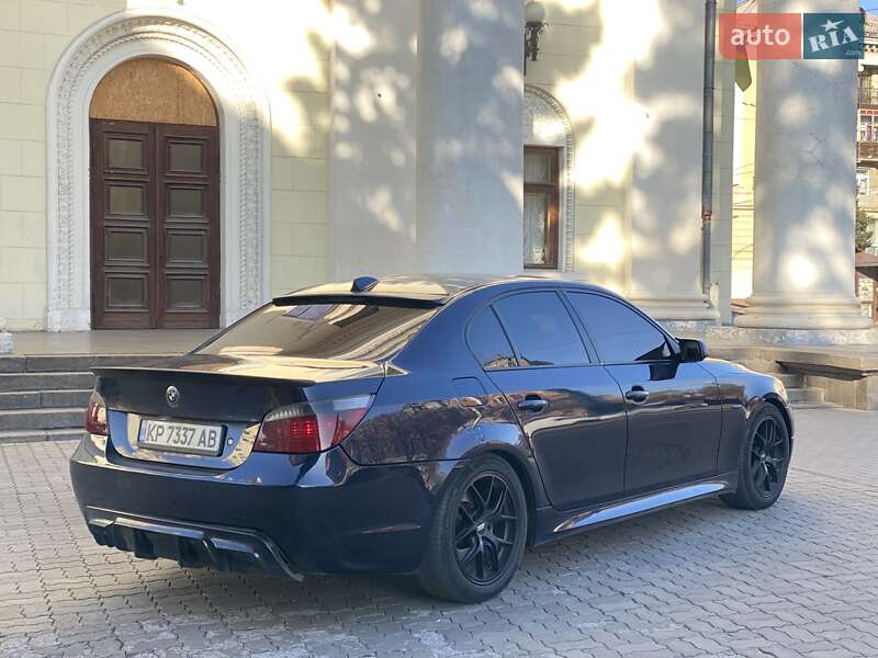 Седан BMW 5 Series 2004 в Запоріжжі