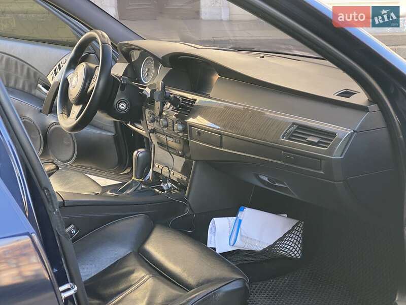 Седан BMW 5 Series 2004 в Запоріжжі
