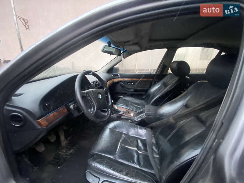 Седан BMW 5 Series 1998 в Калуші