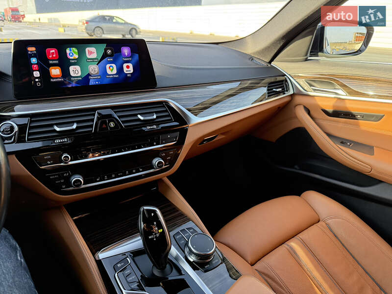 Седан BMW 5 Series 2017 в Львові