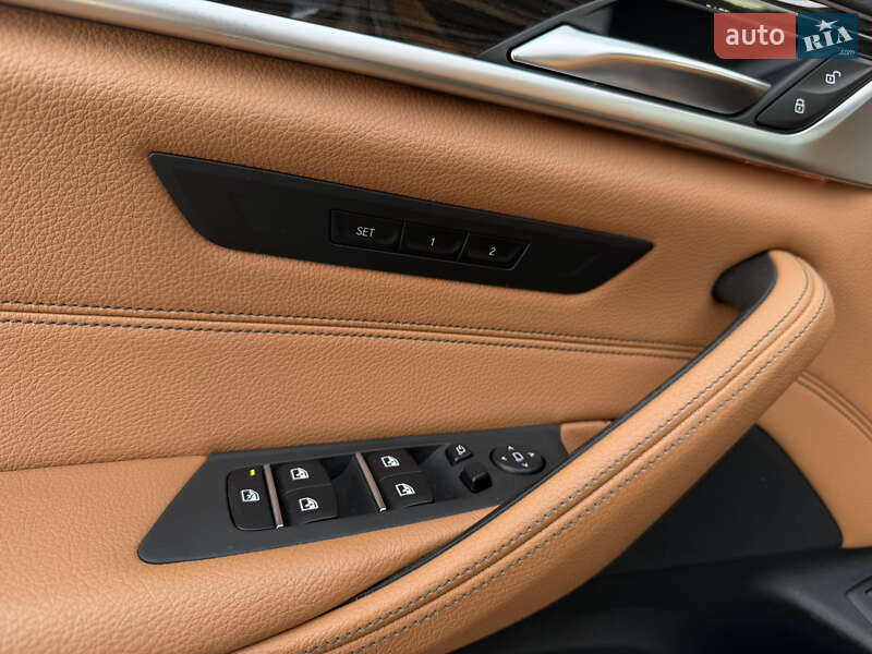 Седан BMW 5 Series 2017 в Львові