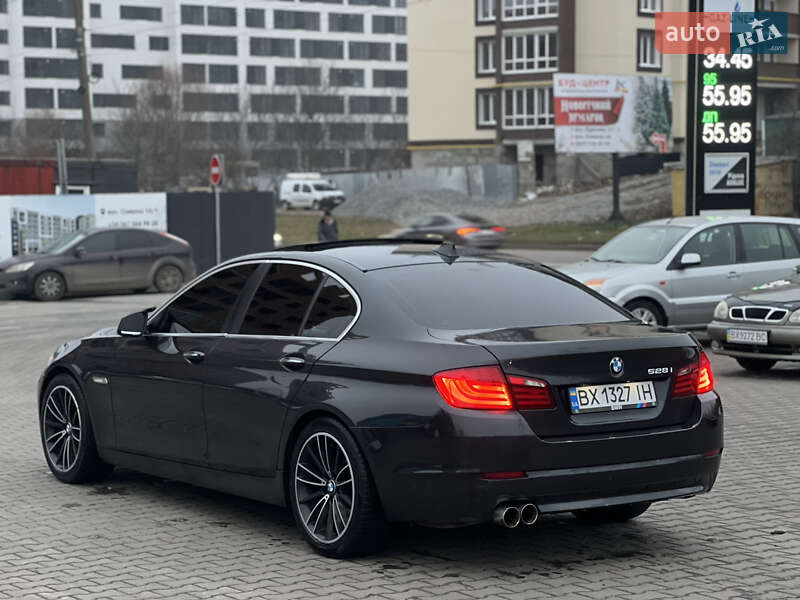 BMW 5 Series 2011 BMW 5 Series 2011