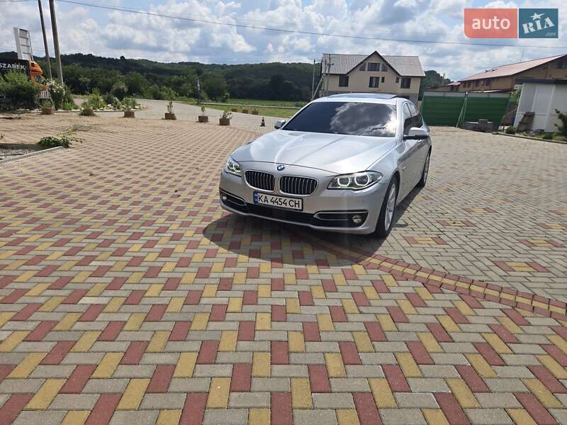 Седан BMW 5 Series 2015 в Мукачевому