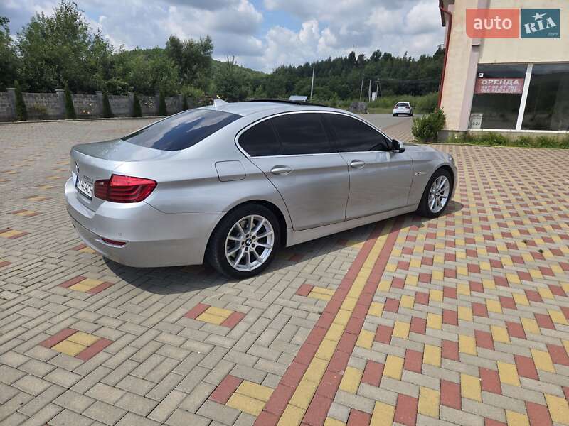 Седан BMW 5 Series 2015 в Мукачевому