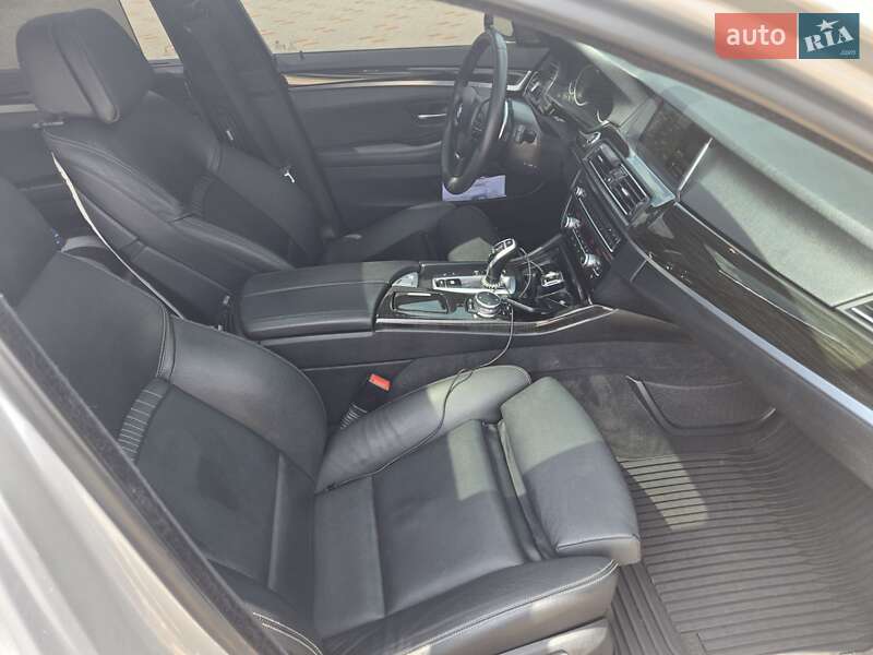 Седан BMW 5 Series 2015 в Мукачевому