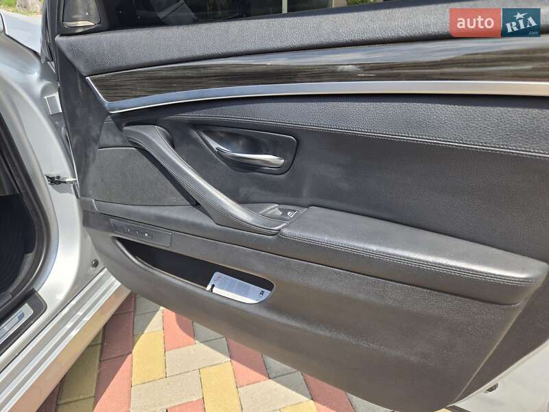 Седан BMW 5 Series 2015 в Мукачевому