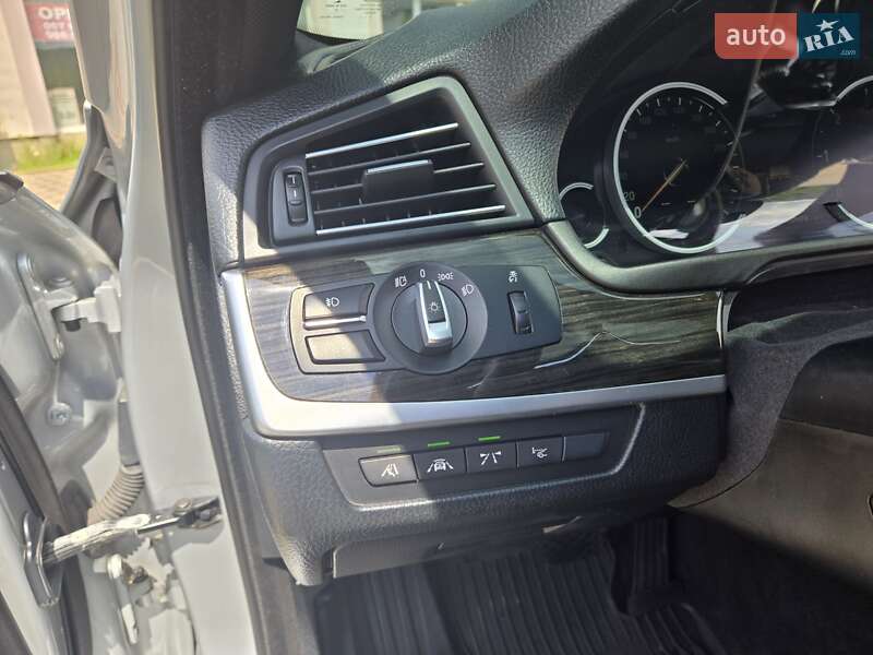 Седан BMW 5 Series 2015 в Мукачевому