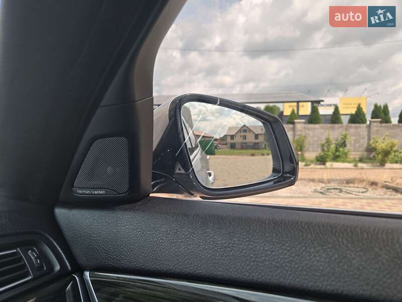 Седан BMW 5 Series 2015 в Мукачевому