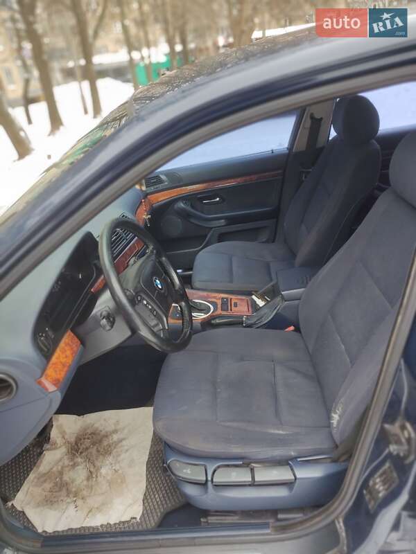 Седан BMW 5 Series 2000 в Кривому Розі