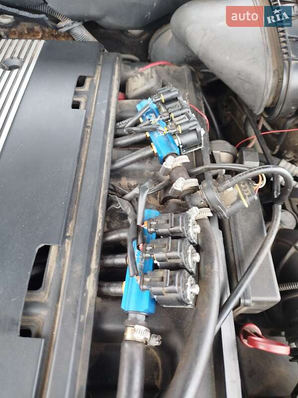 Седан BMW 5 Series 2000 в Чернигове