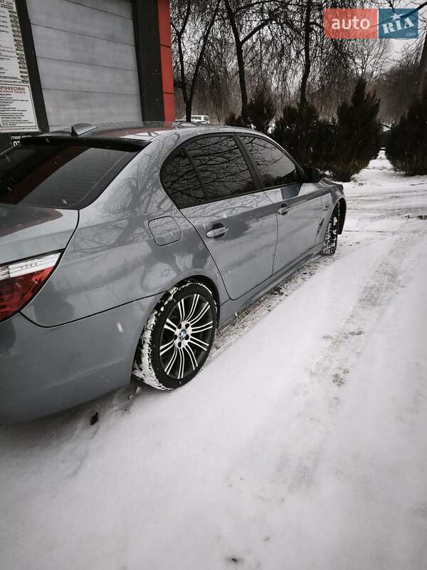 Седан BMW 5 Series 2004 в Львові