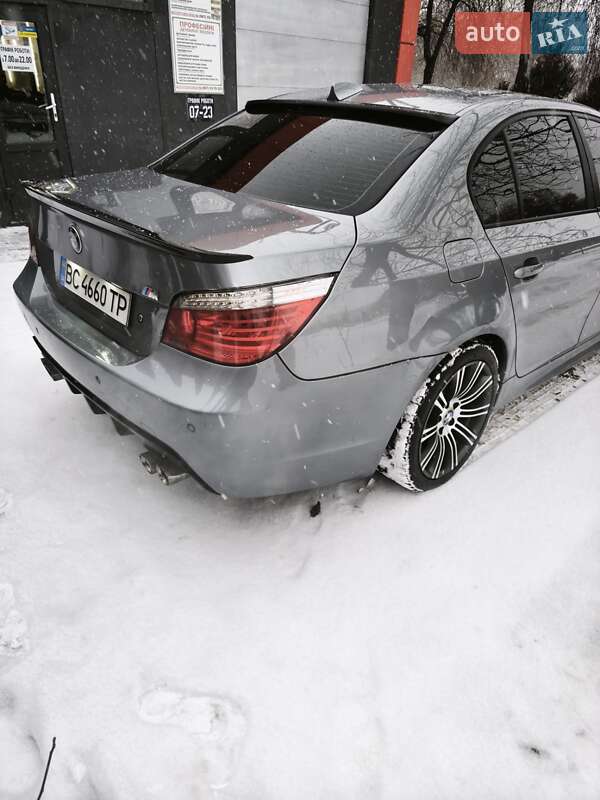 Седан BMW 5 Series 2004 в Львові
