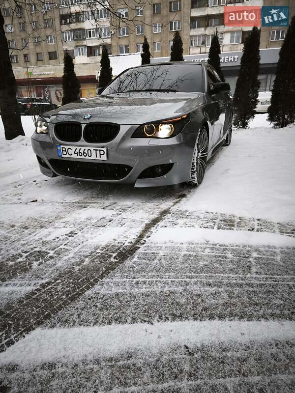 Седан BMW 5 Series 2004 в Львові