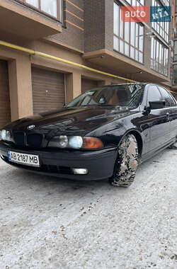 Седан BMW 5 Series 2000 в Виннице