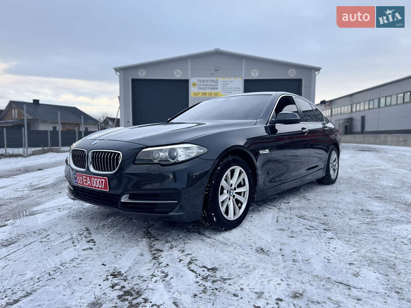 Седан BMW 5 Series 2013 в Нововолинську