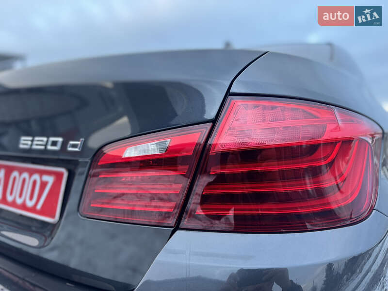 Седан BMW 5 Series 2013 в Нововолинську