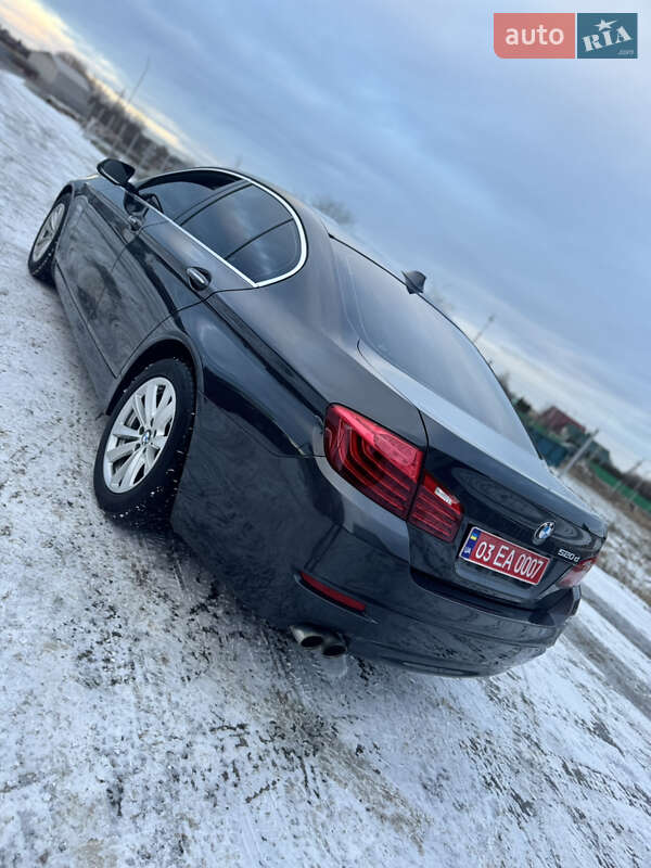 Седан BMW 5 Series 2013 в Нововолинську