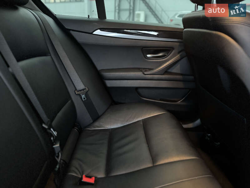 Седан BMW 5 Series 2013 в Нововолинську