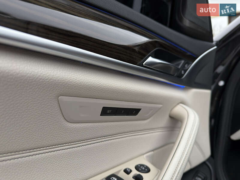 Седан BMW 5 Series 2017 в Мукачевому