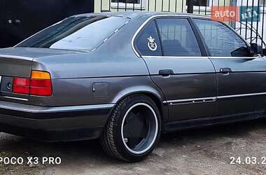 Седан BMW 5 Series 1991 в Дніпрі