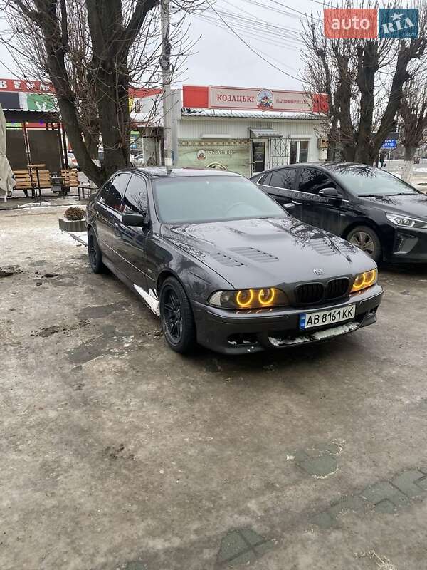 Седан BMW 5 Series 2001 в Гайсину