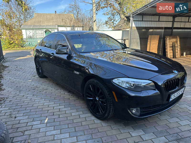 Седан BMW 5 Series 2010 в Умані