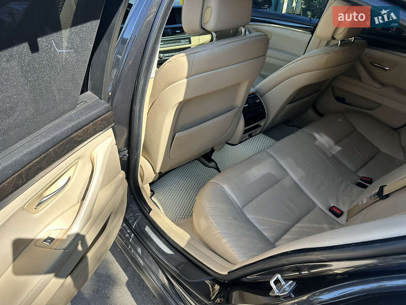 Седан BMW 5 Series 2010 в Умані