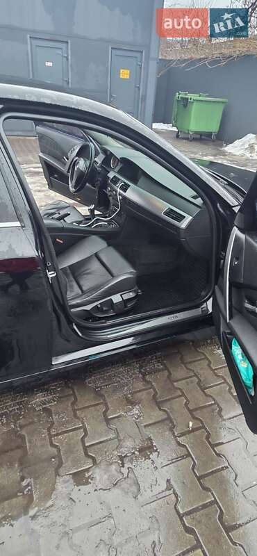 Седан BMW 5 Series 2004 в Каменском