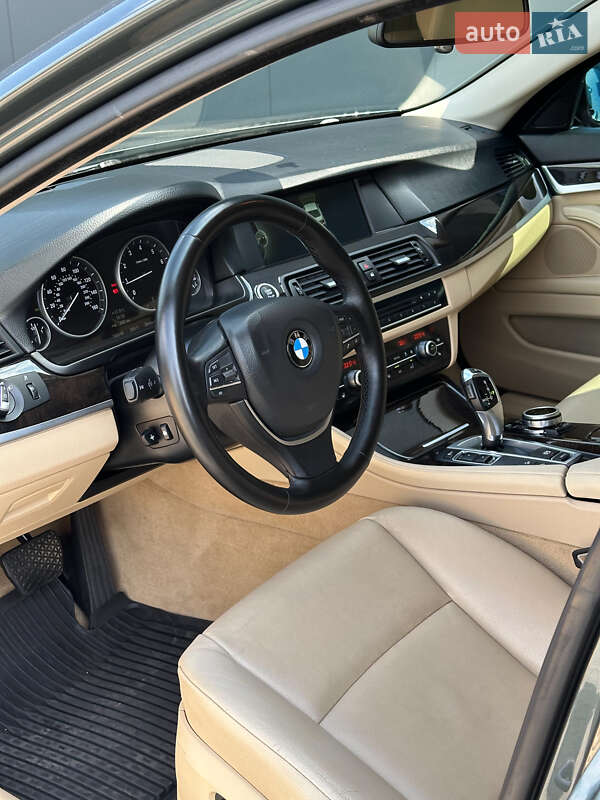 Седан BMW 5 Series 2012 в Хмельницькому