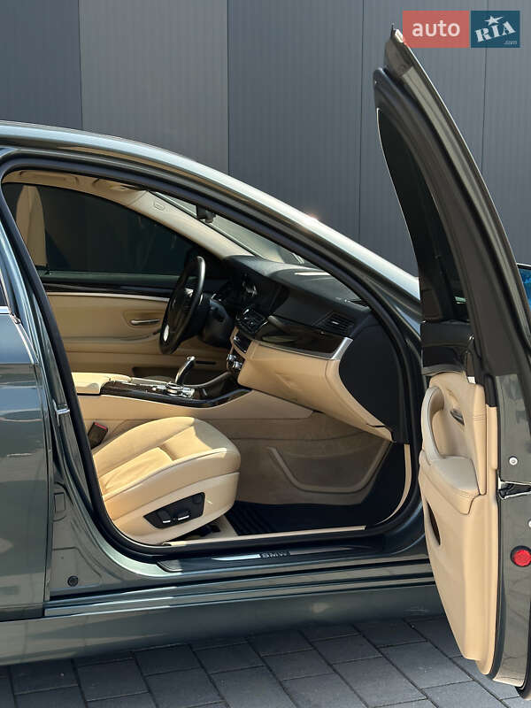 Седан BMW 5 Series 2012 в Хмельницькому