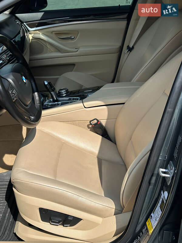 Седан BMW 5 Series 2012 в Хмельницькому