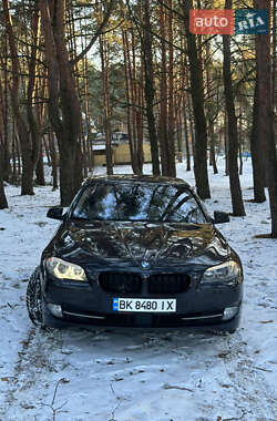 Седан BMW 5 Series 2010 в Вараші