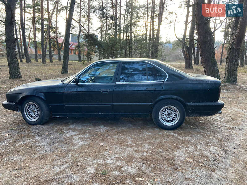 Седан BMW 5 Series 1991 в Василькове