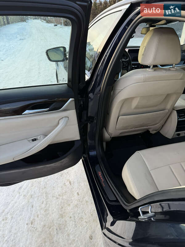 Седан BMW 5 Series 2017 в Львове