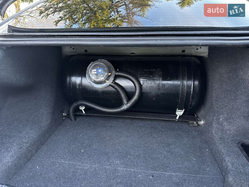 Седан BMW 5 Series 2011 в Тернополе