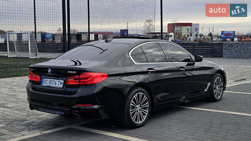 Седан BMW 5 Series 2017 в Мукачево