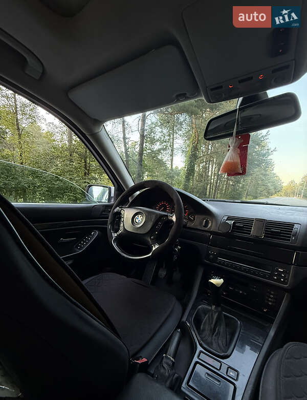 Седан BMW 5 Series 2001 в Славуте