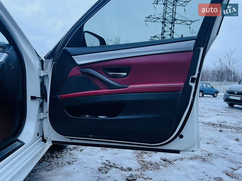 Седан BMW 5 Series 2011 в Харкові