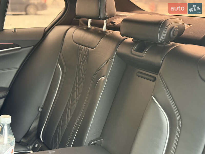 Седан BMW 5 Series 2017 в Киеве