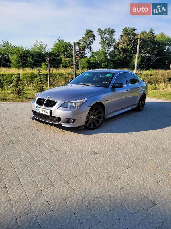 Седан BMW 5 Series 2004 в Львове
