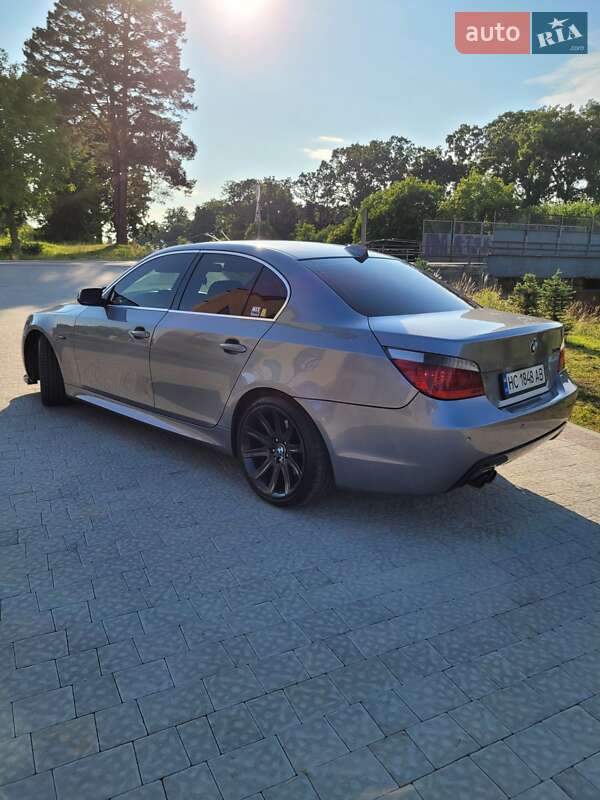 Седан BMW 5 Series 2004 в Львове
